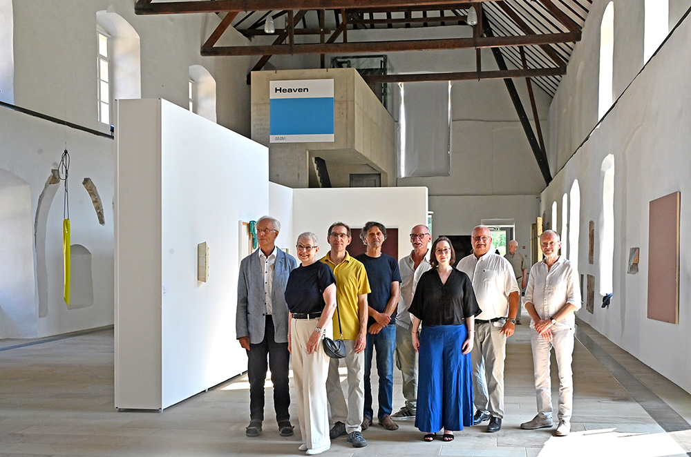Künstler:innen und Kuratorenteam der Ausstellung WestFarbe im DA, Kunsthaus